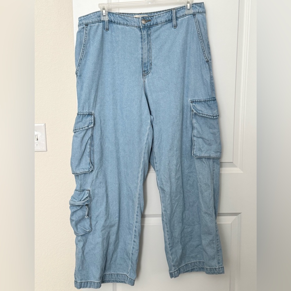 Universal Thread High-Rise Wide Leg Cargo Jeans - size 17R